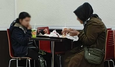 Anne ve kızı restorana alınmamıştı! Bakanlık cezayı kesti