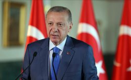Erdoğan 1 Mayıs öncesi işçilerle görüştü: İşçinin aleyhine adım atmayız!