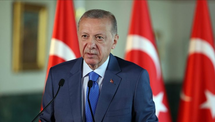 Erdoğan 1 Mayıs öncesi işçilerle görüştü: İşçinin aleyhine adım atmayız!