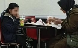 Hamburger devinde skandal! Anne ve kızı ‘fakir’ diye kovuldu, müdürün sözleri isyan ettirdi
