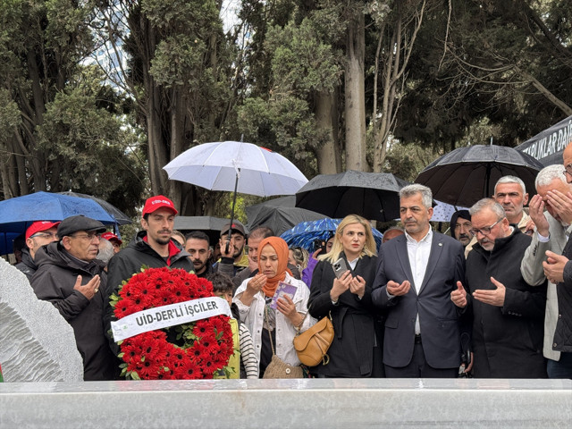Sırrı Süreyya Önder mezarı başında anıldı Pervin Buldan: Bize çok büyük bir miras bıraktın - Resim: 0